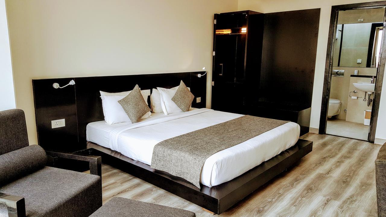 Hotel The Saneer Jaipur Extérieur photo